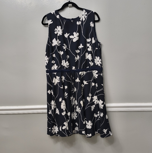 Brooks Brother Woman's Sleeveless Floral Print Blue White Dress Plus Size 16 - Picture 6 of 11